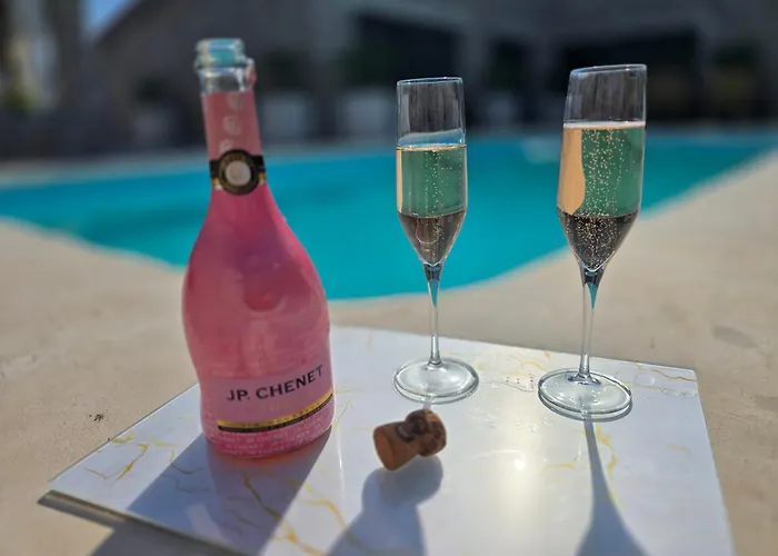 Aurelia Privat Pool Κολύμπια